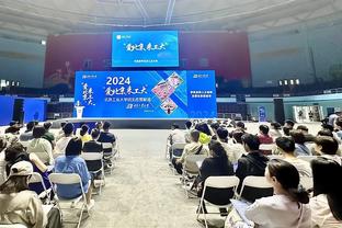 刚刚办完演唱会，阿斯报：伯纳乌的草皮情况令人担忧